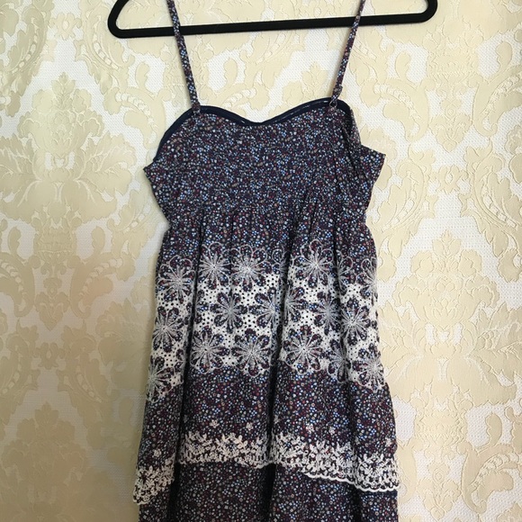 Flower layered dress w/ embroidery designs -size s - Picture 7 of 8